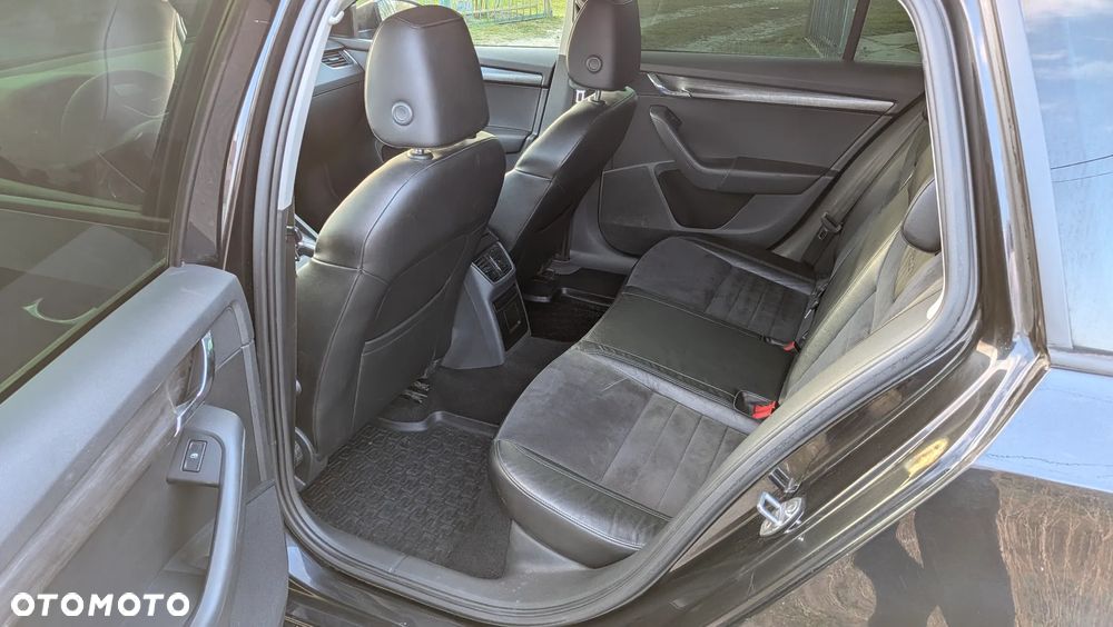 Skoda Octavia Scout 2.0 TDI 4x4 DSG - 13