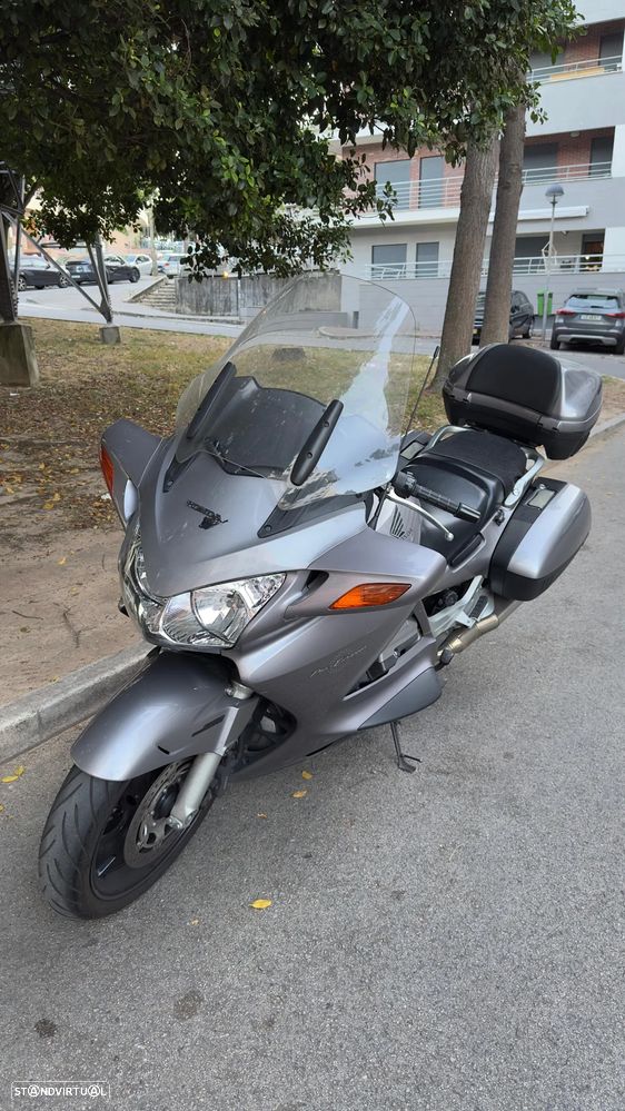 Honda Pan European ST1300 - 1