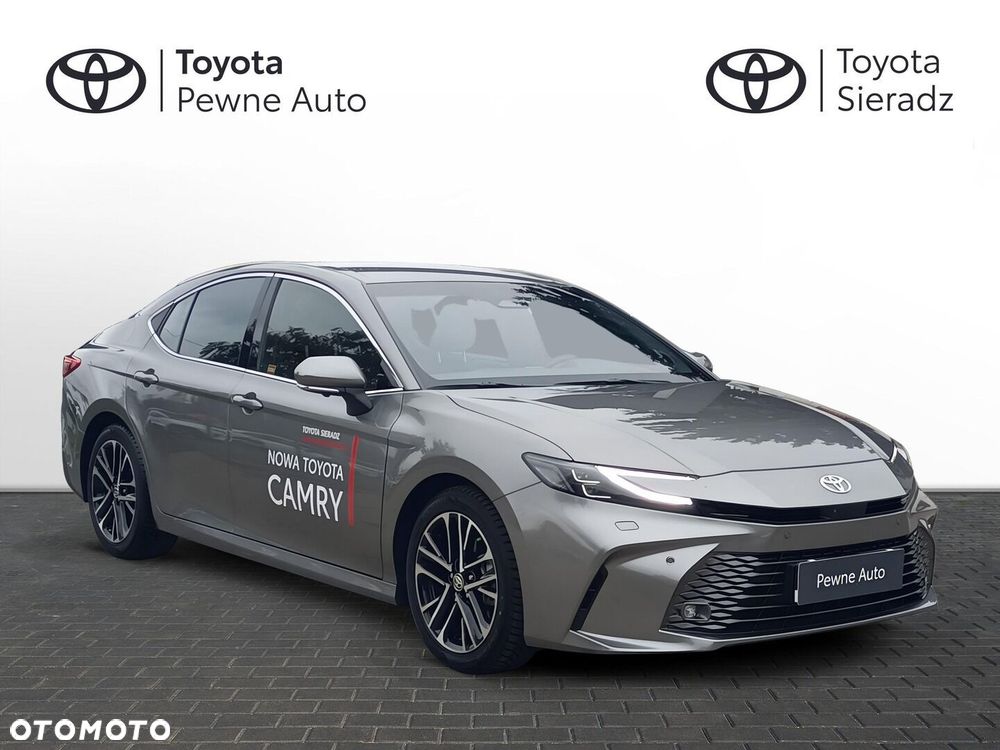 Toyota Camry - 4