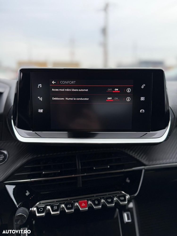 Peugeot 2008 1.2 PureTech EAT8 STT Allure Pack - 20