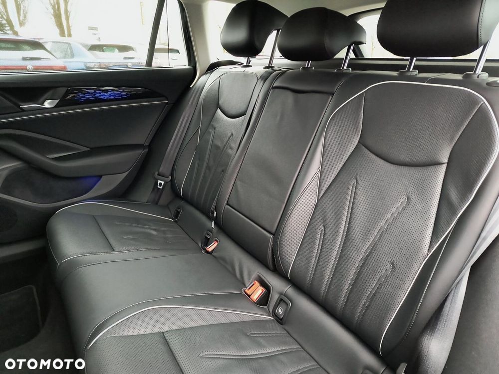 Volkswagen Passat - 27