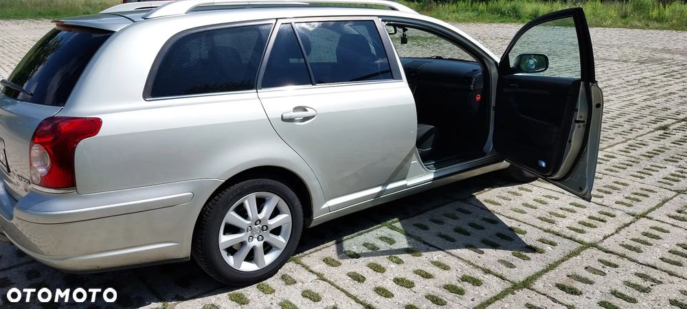 Toyota Avensis 1.8 VVT-i Sol - 4
