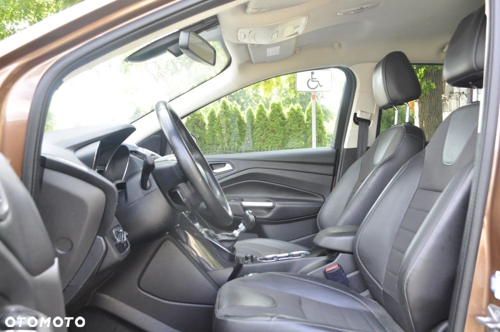 Ford Kuga 1.6 EcoBoost 2x4 Titanium - 7