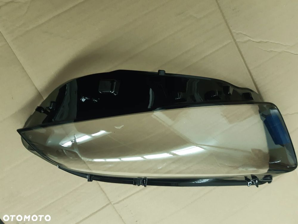Klosz reflektora Mercedes W177 - 1