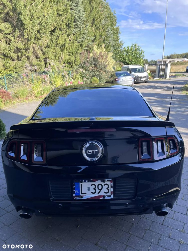 Ford Mustang - 4