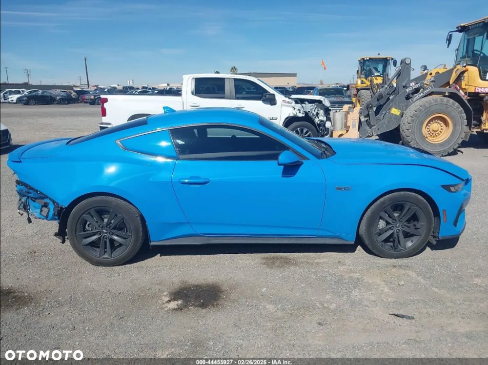 Ford Mustang - 8