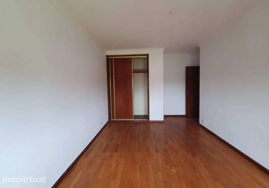 Apartamento T2 em Vilar do Paraíso - Grande imagem: 5/14