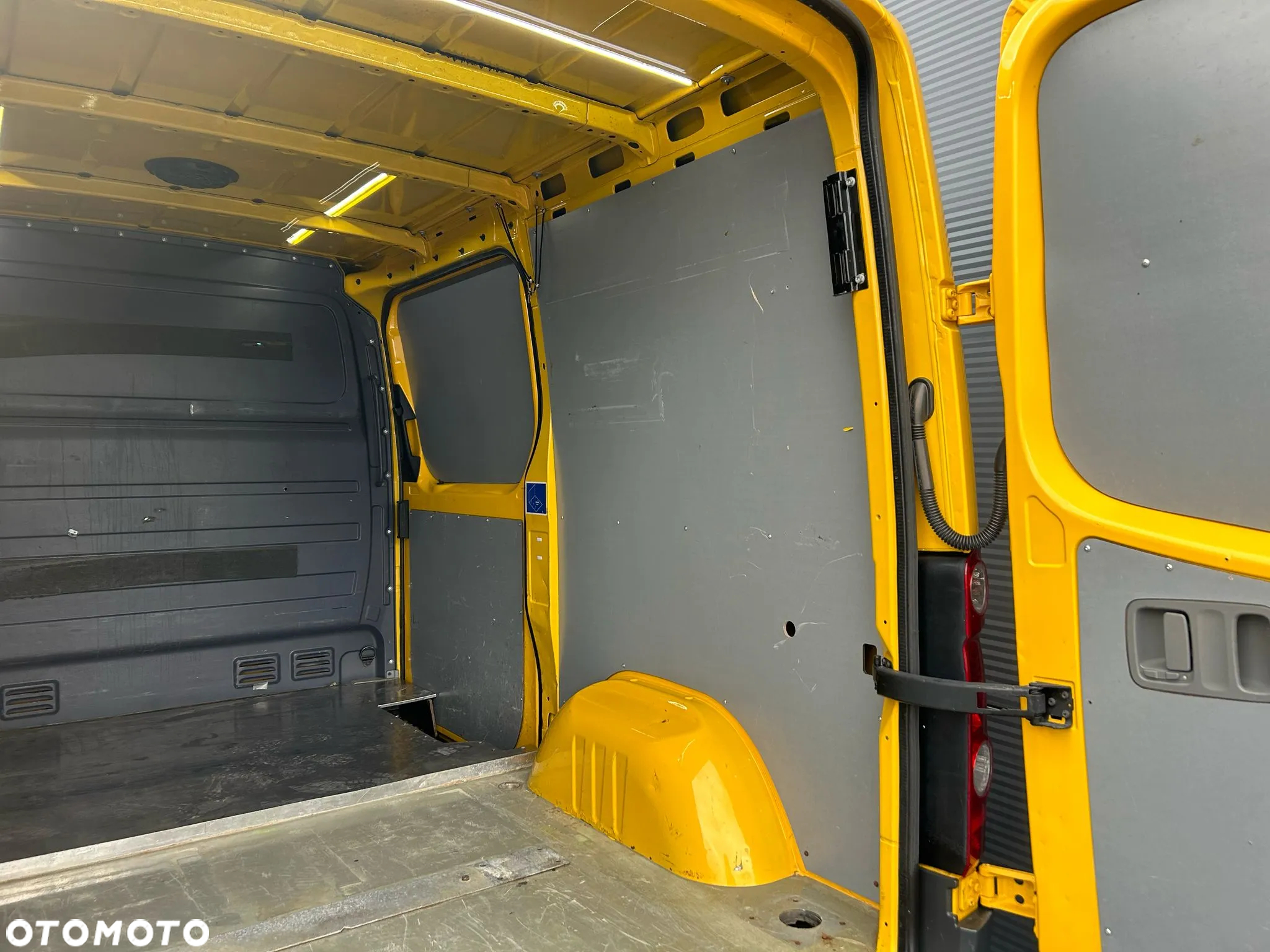 Volkswagen Crafter L1H1 2.0 TDI **Klima**2x drzwi suwane**Bezwypadkowy**Super stan**2015R** - 10
