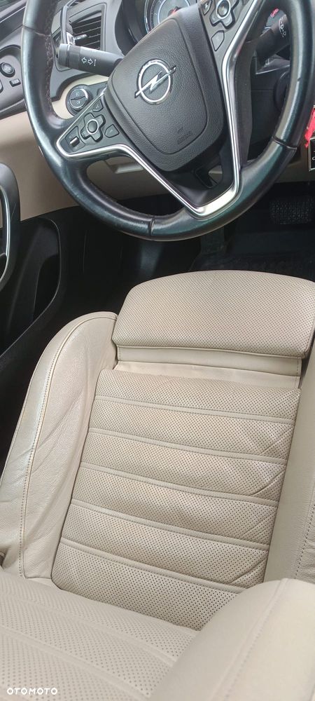 Opel Insignia 2.0 Bi Turbo CDTI 4x4 - 11