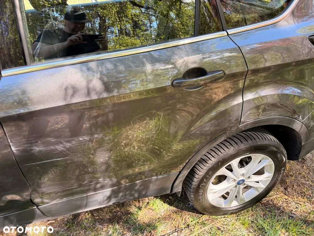 Ford Kuga - 10