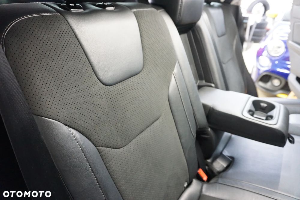 Ford Edge 2.0 TDCi Bi-Turbo 4x4 Sport - 28