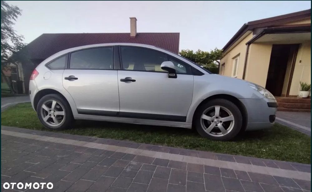 Citroën C4 1.4 16V Impress - 4