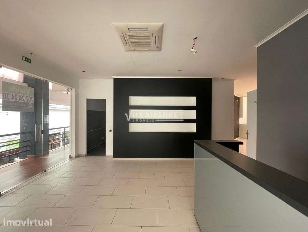 Loja da banca com 98 m2 inserida no Centro Comercial Fontedeira em Por - Grande imagem: 4/10