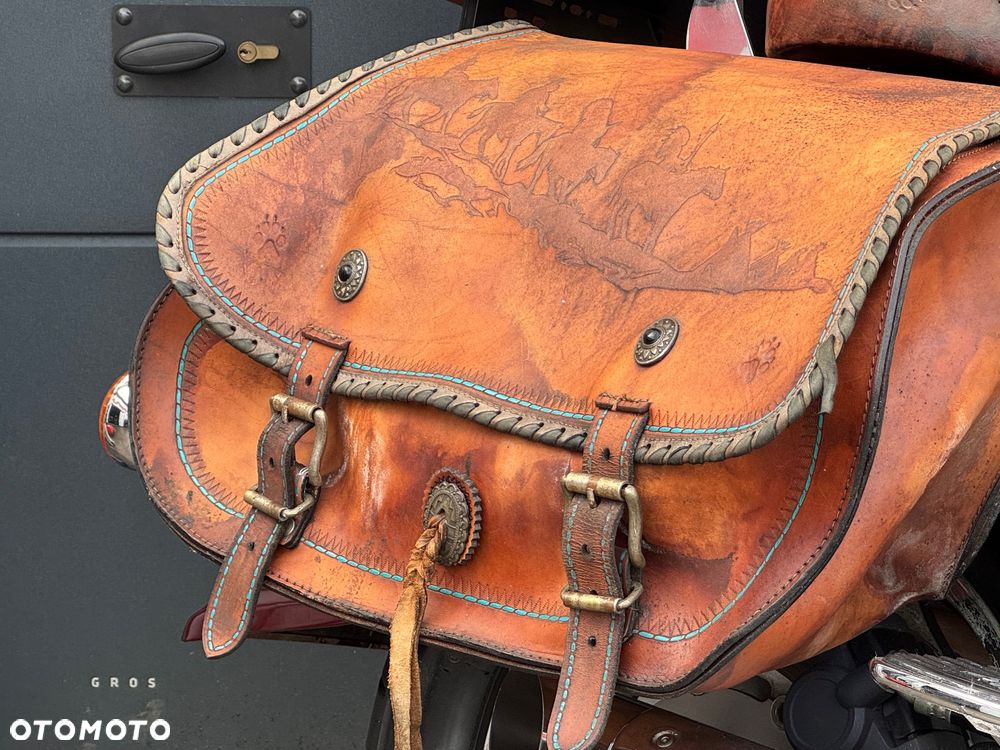 Suzuki Intruder - 10