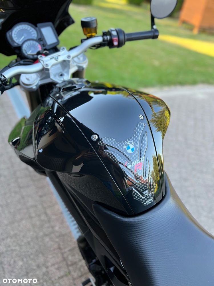 BMW F - 22