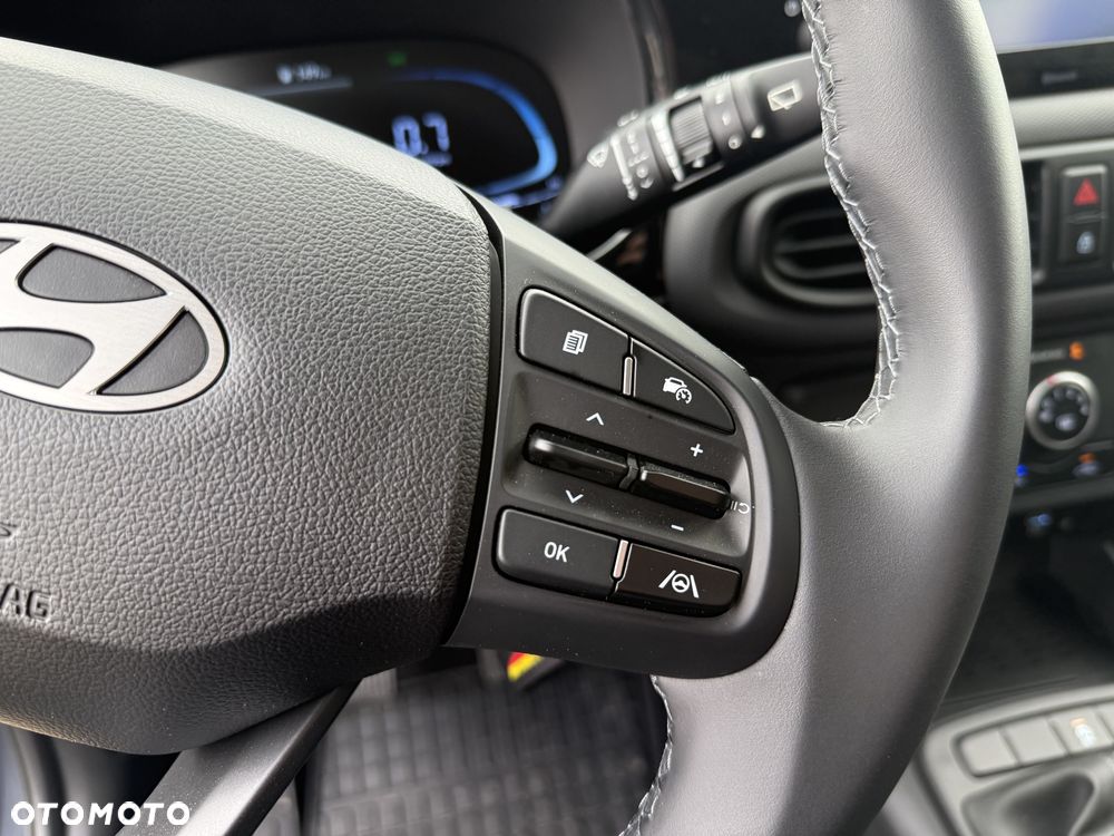 Hyundai i10 1.0 Fifa World Cup Edition - 21
