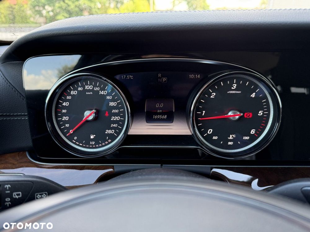 Mercedes-Benz Klasa E 220 d Exclusive - 27