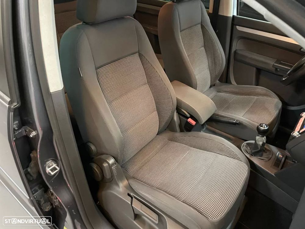 VW Touran 2.0 TDI Blue.Confortline 7L - 16