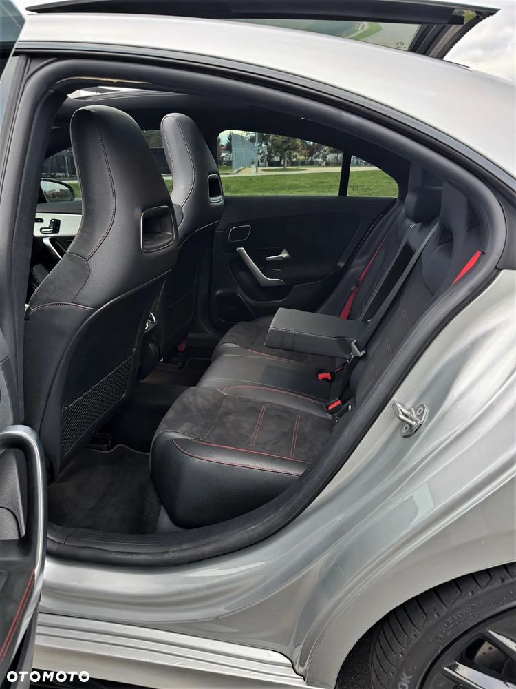 Mercedes-Benz CLA AMG 35 4Matic AMG Speedshift 7G-DCT - 29