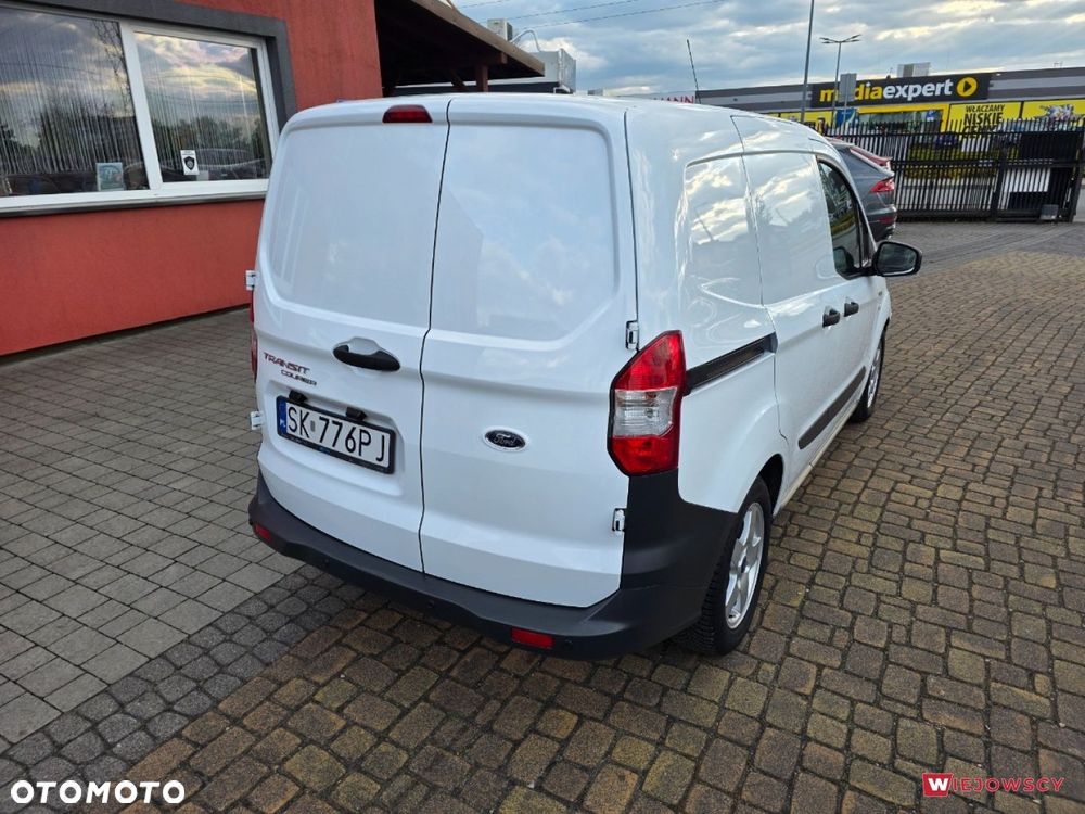 Ford Transit Courier - 11