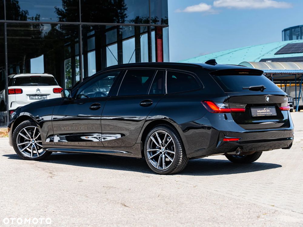 BMW Seria 3 320d Sport Line Shadow - 11