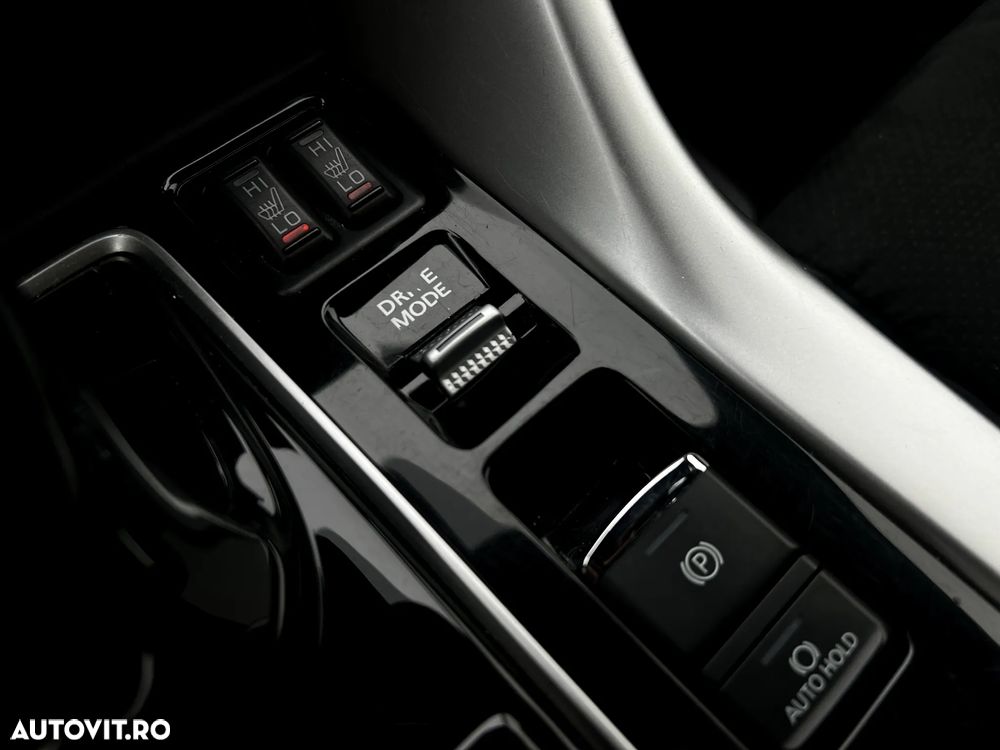 Mitsubishi Eclipse-Cross - 16