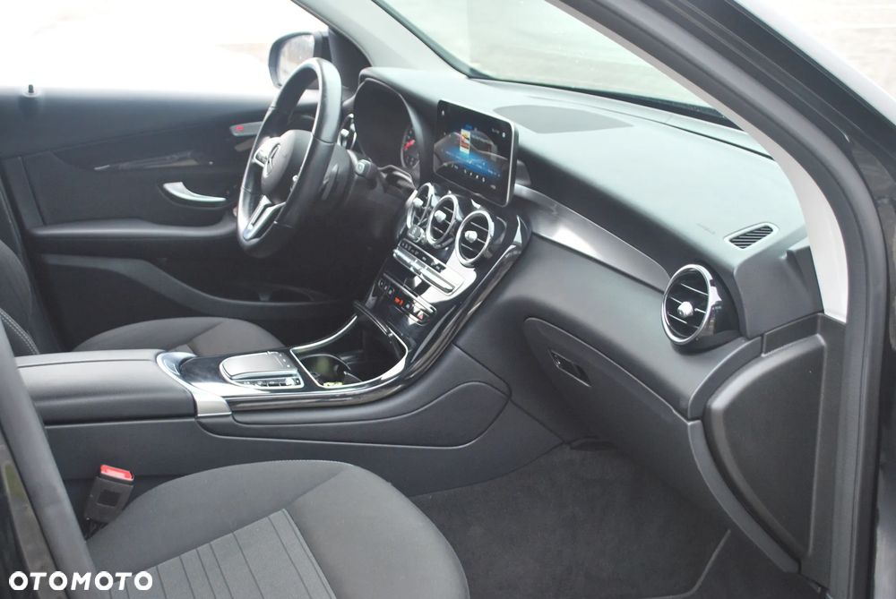 Mercedes-Benz GLC - 12