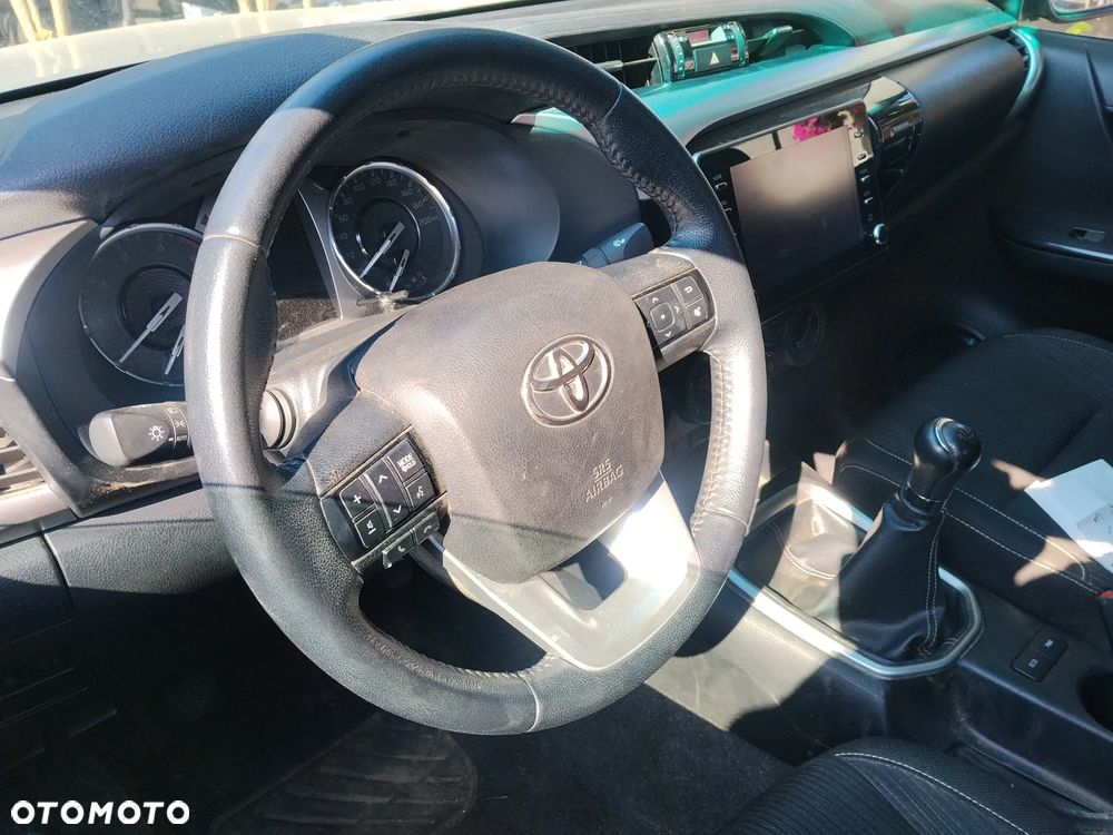 Toyota Hilux 4x4 Extra Cab Duty Comfort - 6