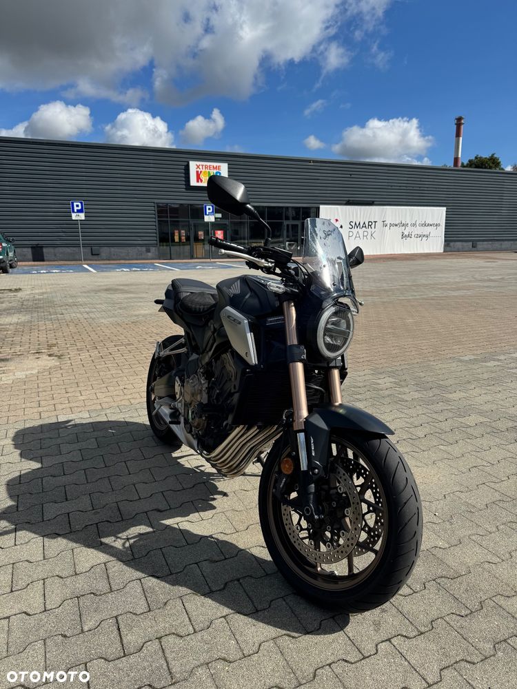 Honda CB - 1