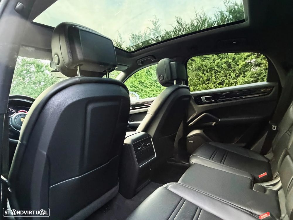 Porsche Cayenne E-Hybrid Tiptronic S Black Edition - 25