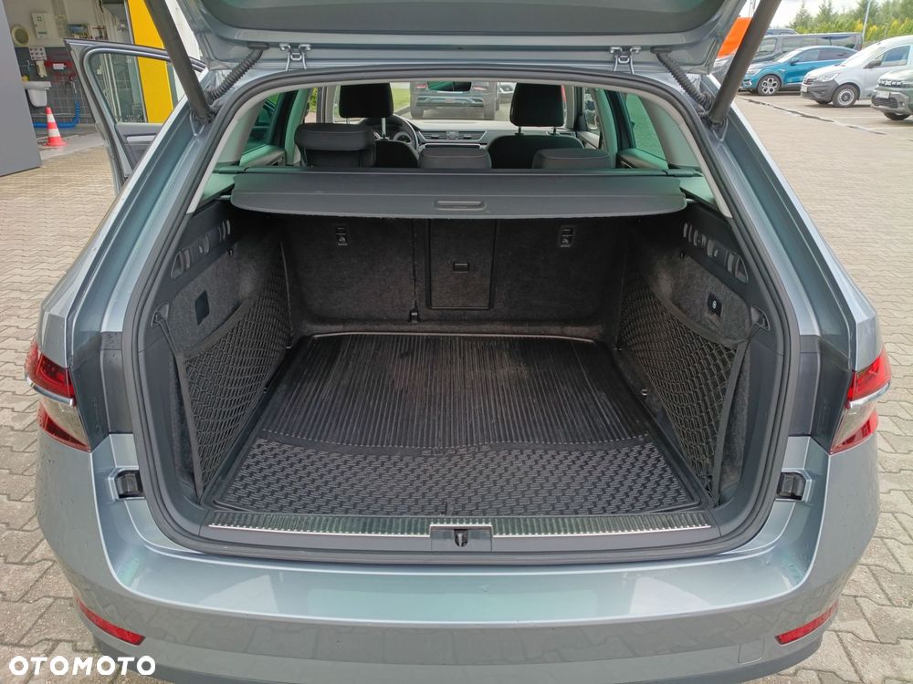 Skoda Superb 2.0 TSI Style DSG - 29
