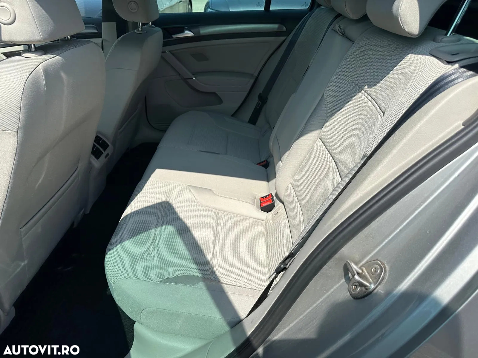 Volkswagen Golf 2.0 TDI DSG Comfortline - 11