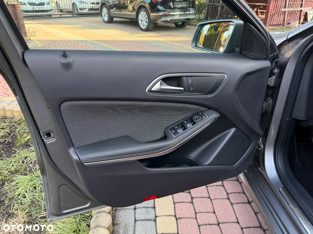 Mercedes-Benz Klasa A 180 2Style - 24