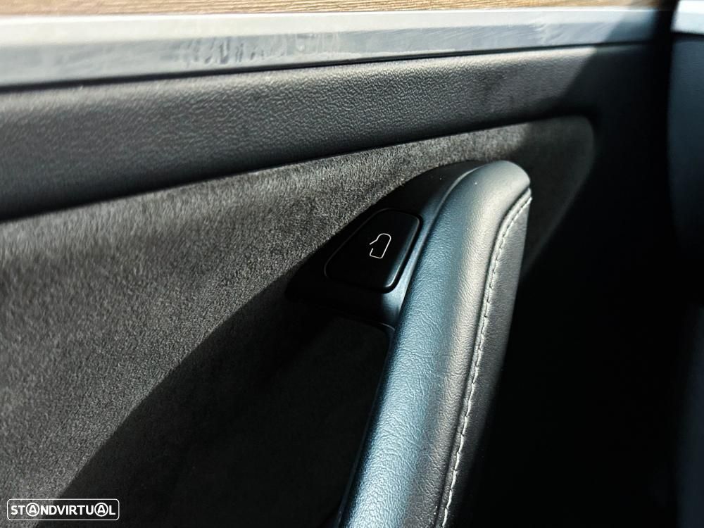 Tesla Model Y Long Range Dual Motor AWD - 47