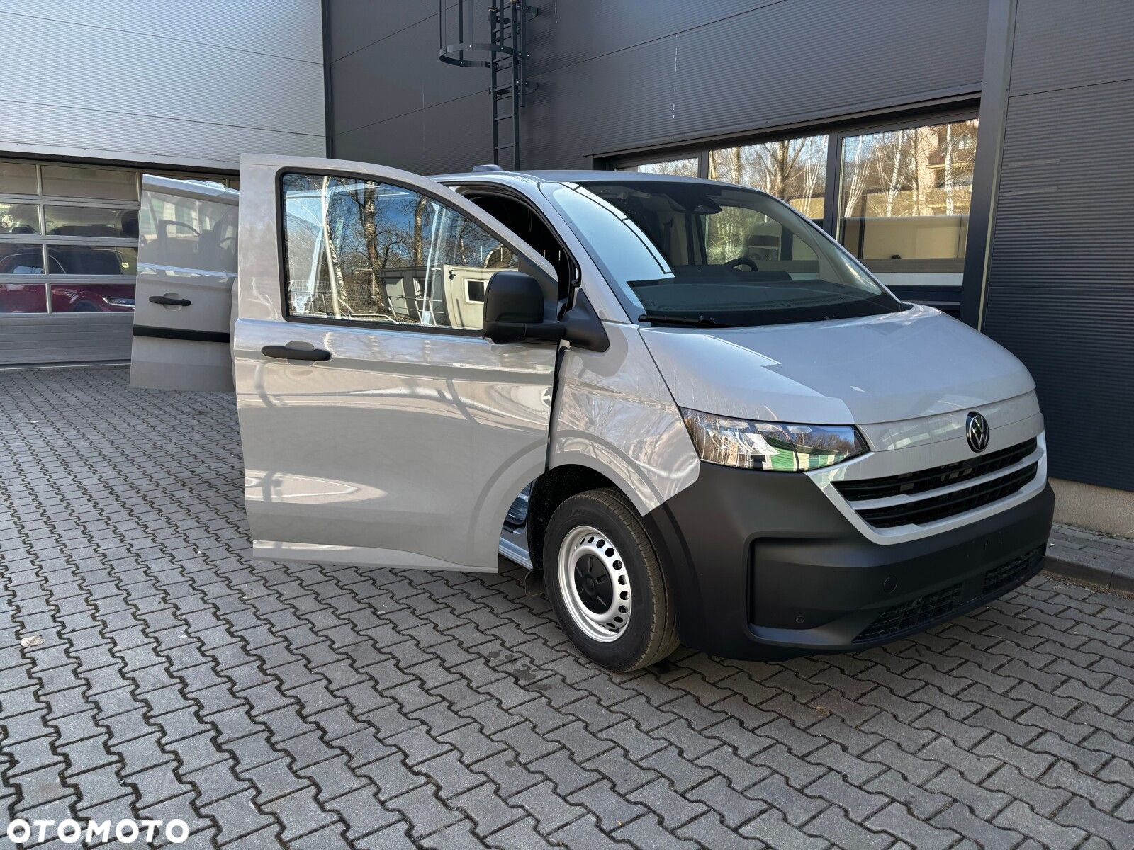 Volkswagen Transporter 2.0 TDI 150 KM 8-b automat. L1 - 2