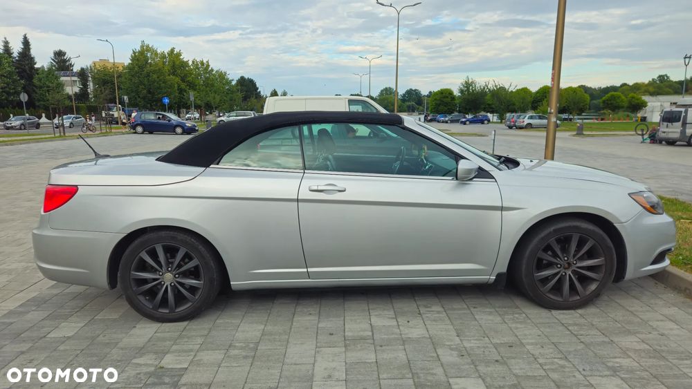 Chrysler 200 - 15