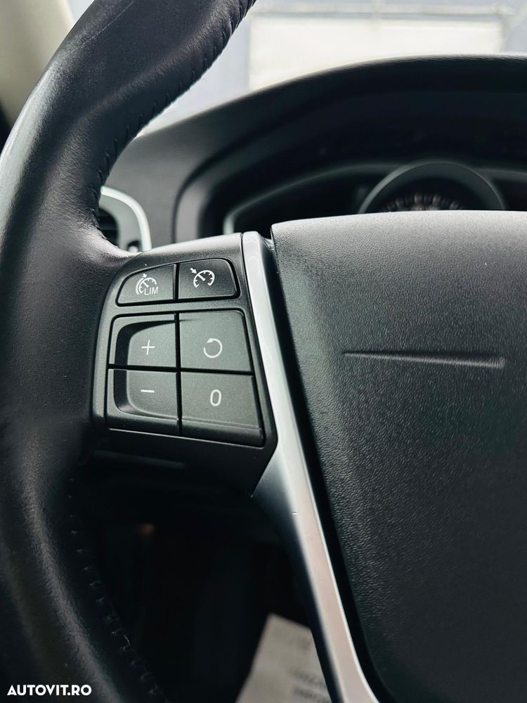 Volvo V40 D2 DRIVe Momentum - 29