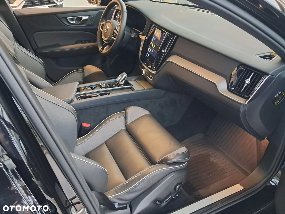 Volvo V60 B4 B Plus Dark - 21