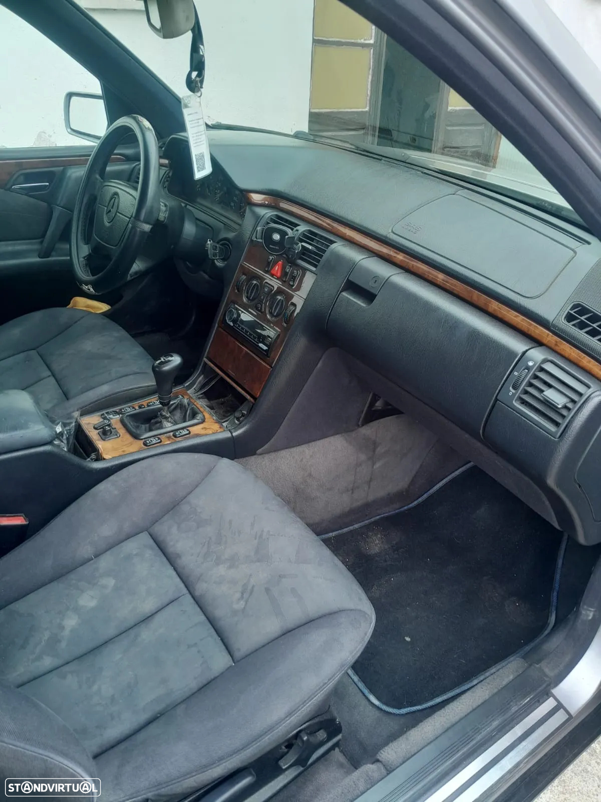 Mercedes-Benz 220 - 3