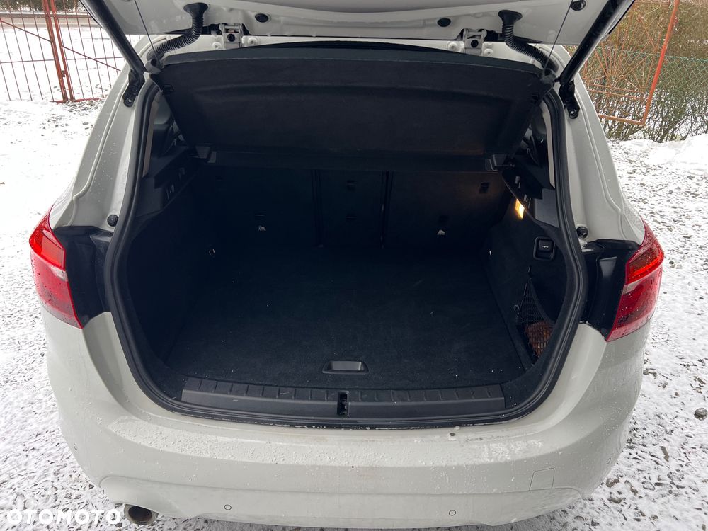 BMW Seria 2 216d Sport Line - 20