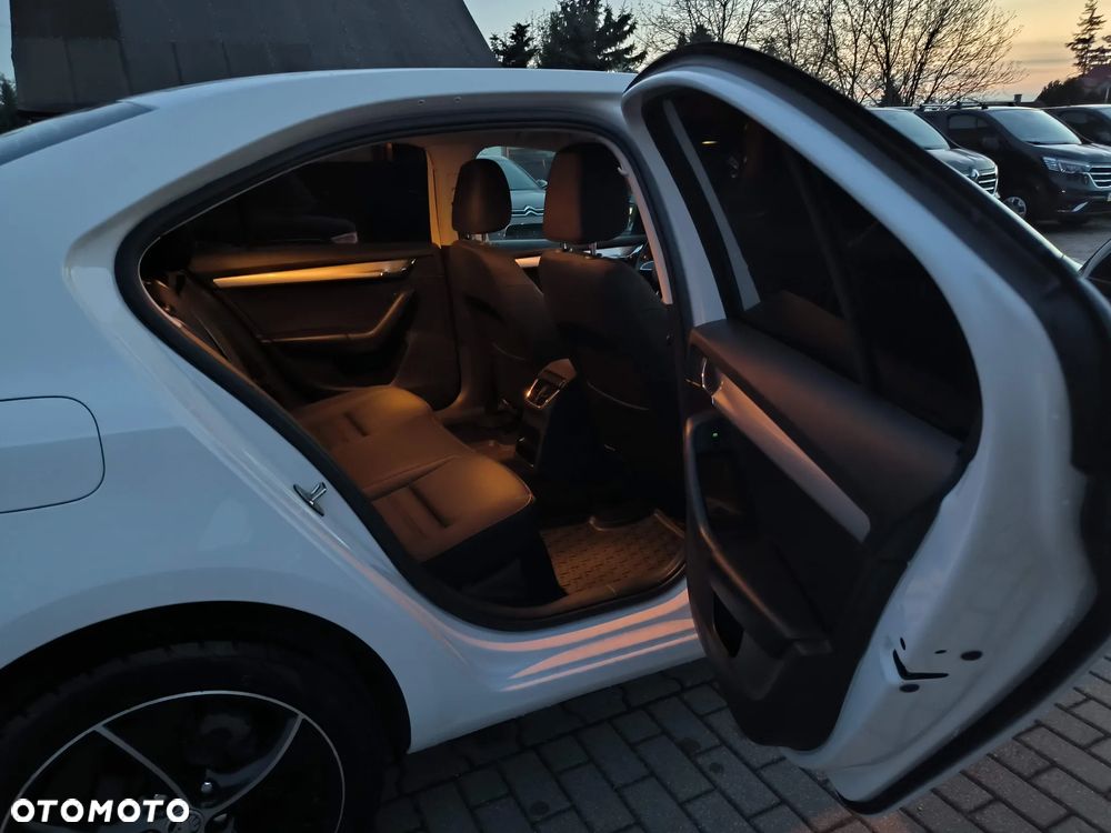 Skoda Octavia 1.5 TSI ACT DSG Sport Edition - 10