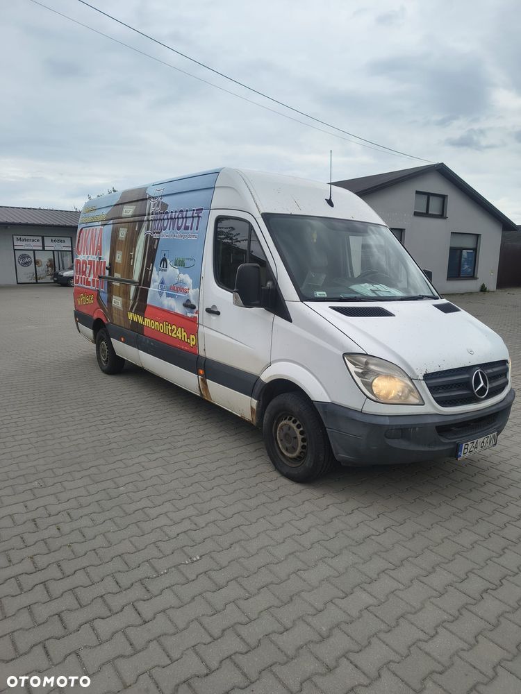 Mercedes-Benz Sprinter - 2