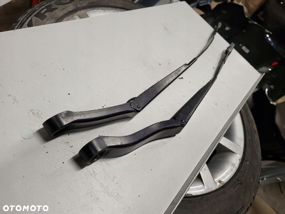 RAMIONA WYCIERACZEK AUDI Q7 II 4M1955407 4M1955408 - 3