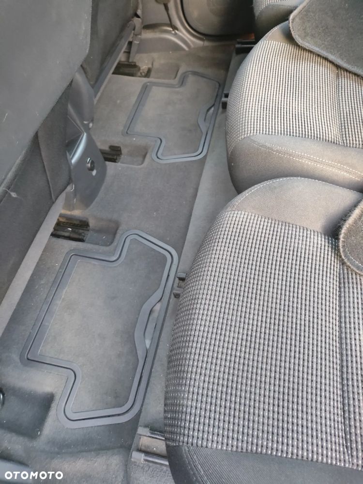 Peugeot 5008 HDI FAP 110 EGS6 Premium - 17