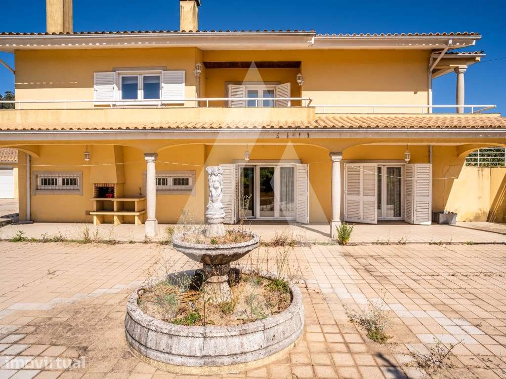Moradia Exclusiva com Piscina Interior e Terreno de 1.355 m² em Oli... - Grande imagem: 2/54