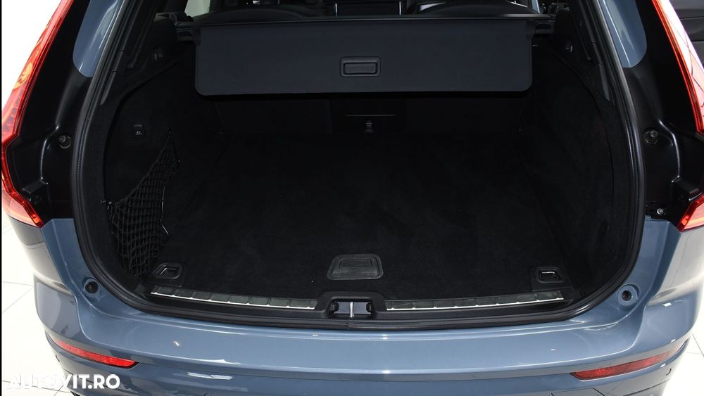 Volvo XC 60 B5 D AWD Ultimate Dark - 22