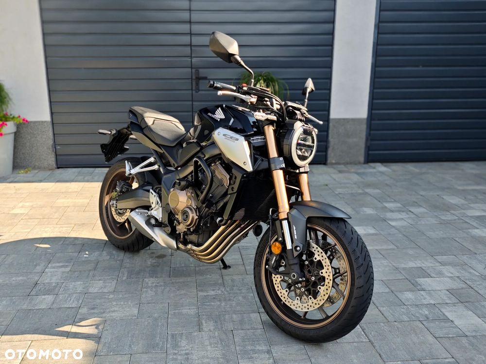 Honda CB - 1