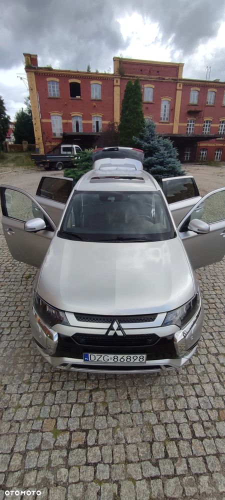 Mitsubishi Outlander Instyle + - 13