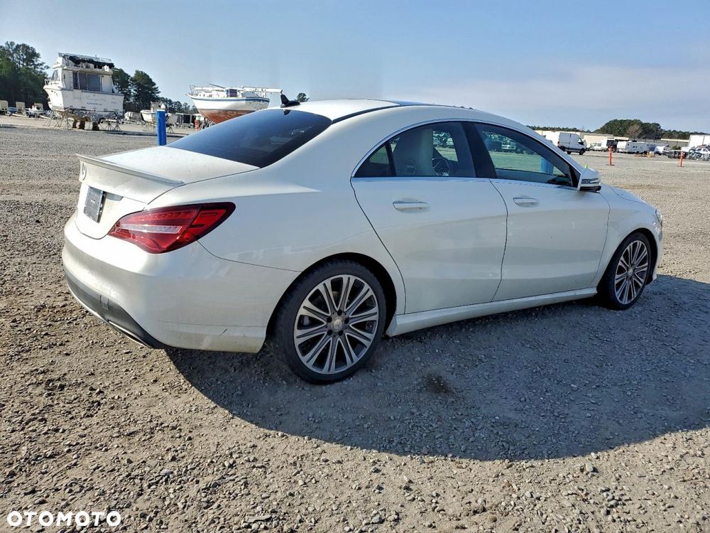 Mercedes-Benz CLA 250 4Matic 7G-DCT - 4