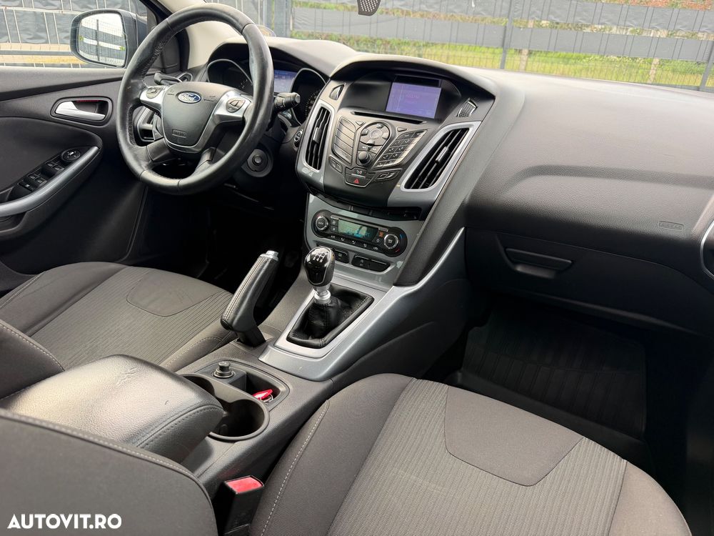 Ford Focus - 11